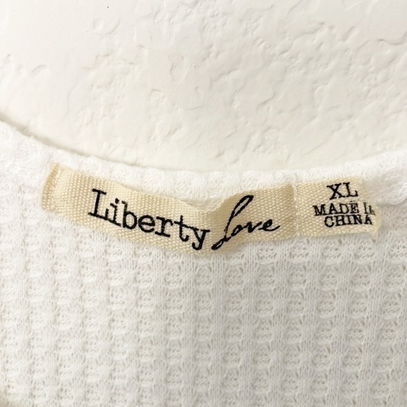 Liberty Love white waffle knit button tank top - Picture 3 of 4